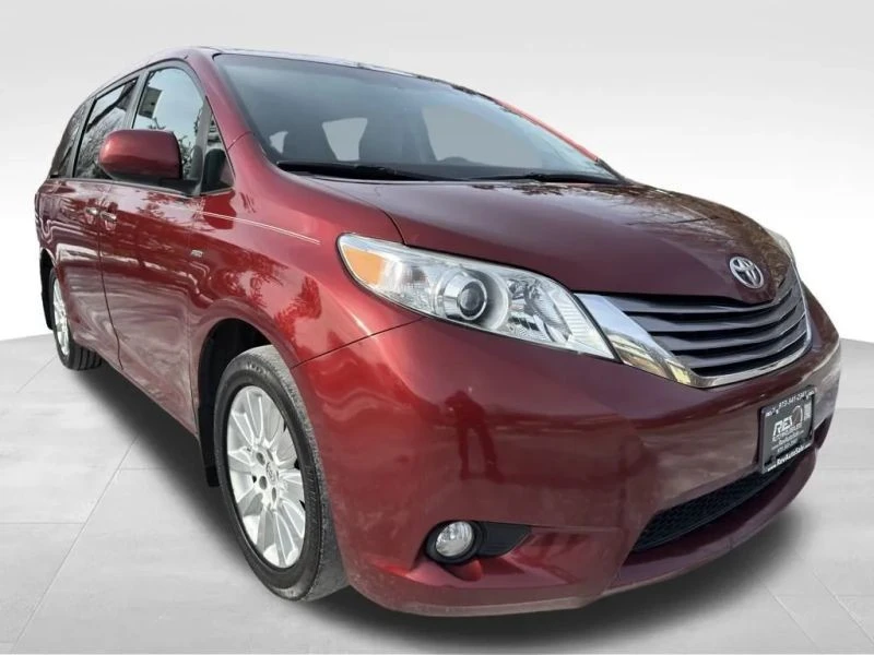 2016 Toyota Sienna 3rd Gen - Image 7 of 12