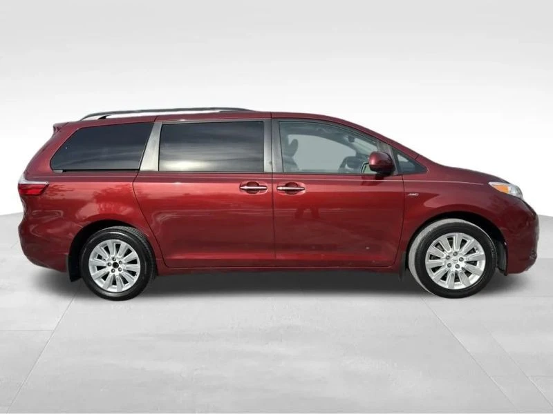 2016 Toyota Sienna 3rd Gen - Image 6 of 12