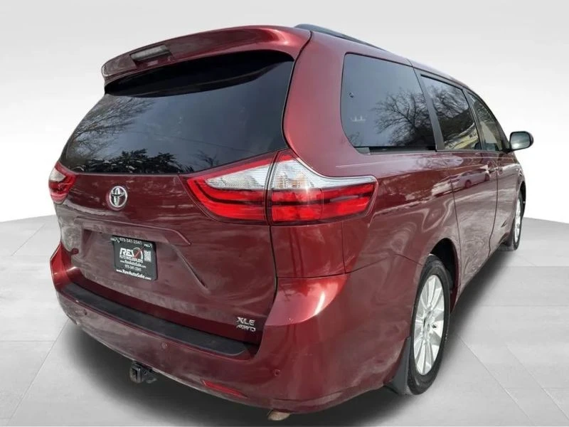 2016 Toyota Sienna 3rd Gen - Image 5 of 12
