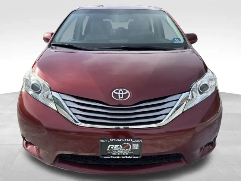 2016 Toyota Sienna 3rd Gen - Image 8 of 12