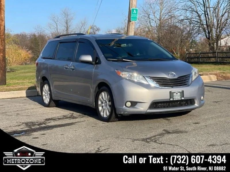 2016 Toyota Sienna 3rd Gen - Image 4 of 12