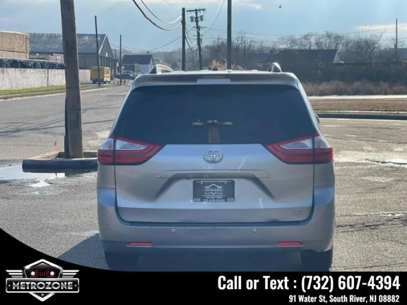 2016 Toyota Sienna 3rd Gen - Image 10 of 12