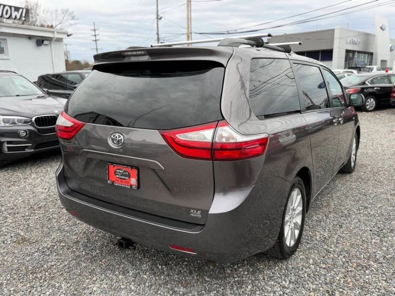 2016 Toyota Sienna 3rd Gen - Image 9 of 12