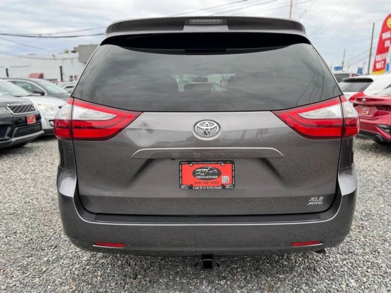 2016 Toyota Sienna 3rd Gen - Image 8 of 12