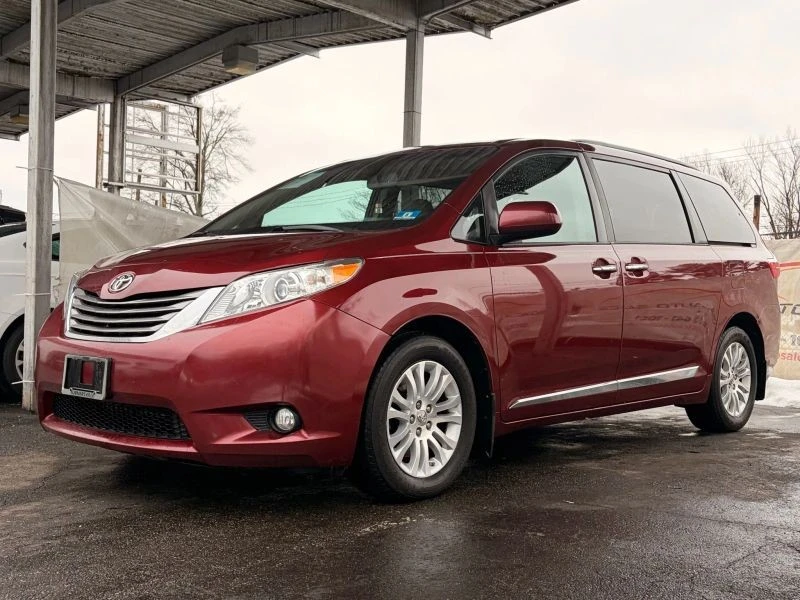 2016 Toyota Sienna 3rd Gen - Image 3 of 12