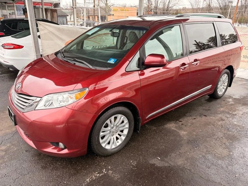 2016 Toyota Sienna 3rd Gen - Image 8 of 12