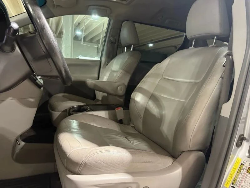 2016 Toyota Sienna 3rd Gen - Image 10 of 12