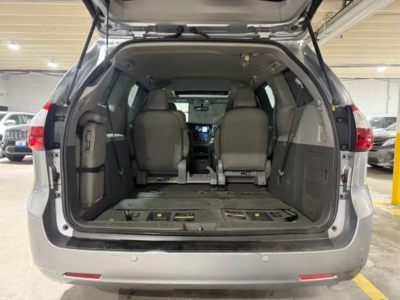 2016 Toyota Sienna 3rd Gen - Image 8 of 12