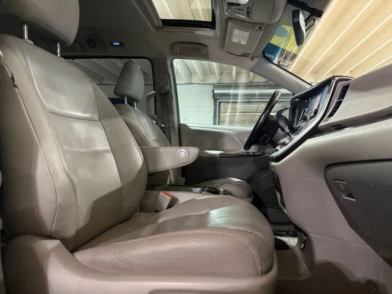 2016 Toyota Sienna 3rd Gen - Image 11 of 12