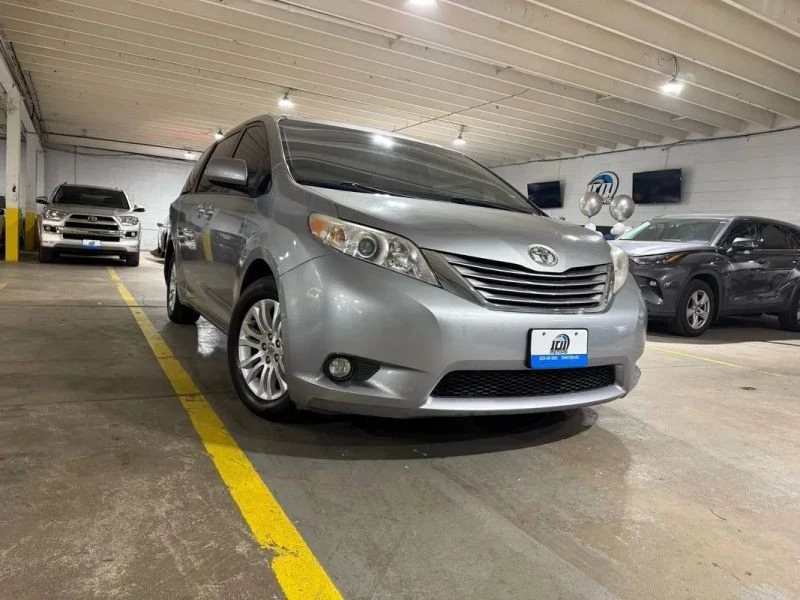 2016 Toyota Sienna 3rd Gen - Image 6 of 12