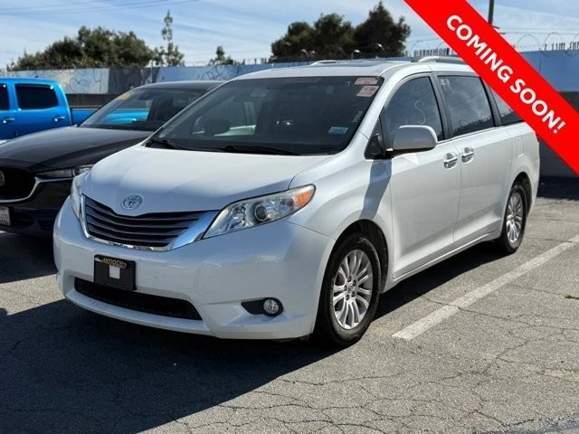 2016 Toyota Sienna 3rd Gen - Image 3 of 9