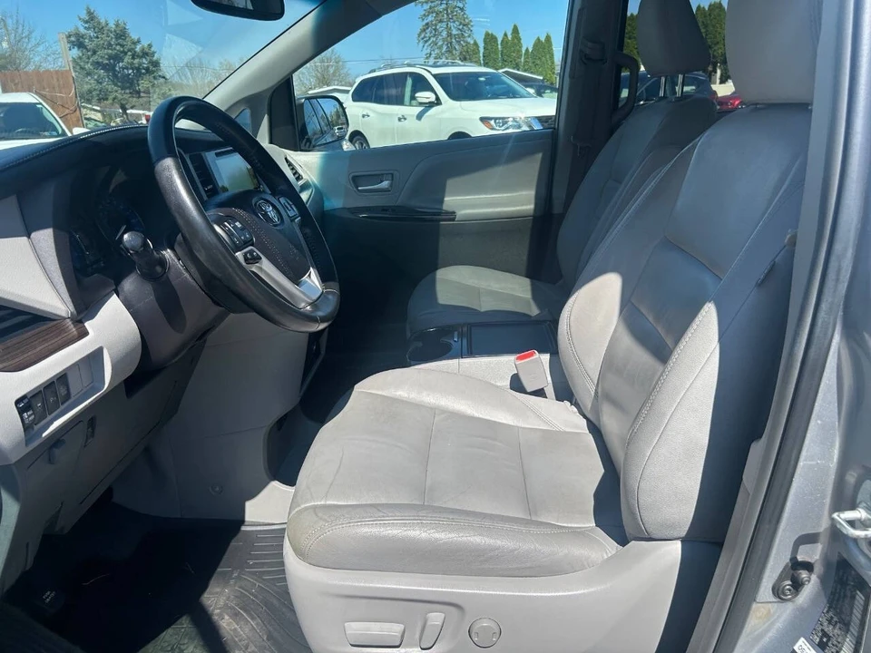 2016 Toyota Sienna 3rd Gen - Image 13 of 21
