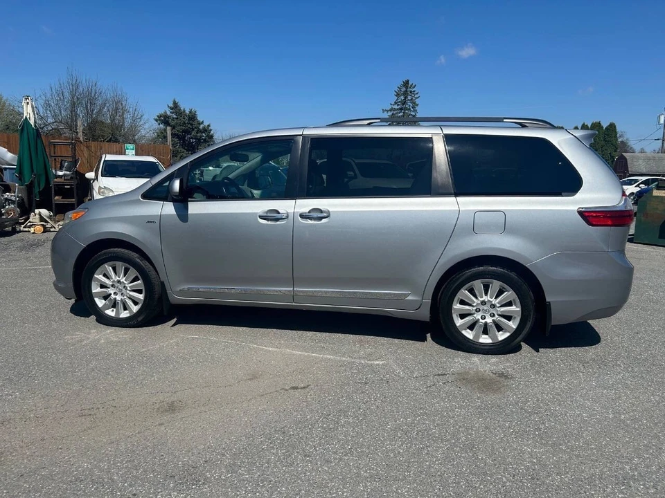 2016 Toyota Sienna 3rd Gen - Image 8 of 21