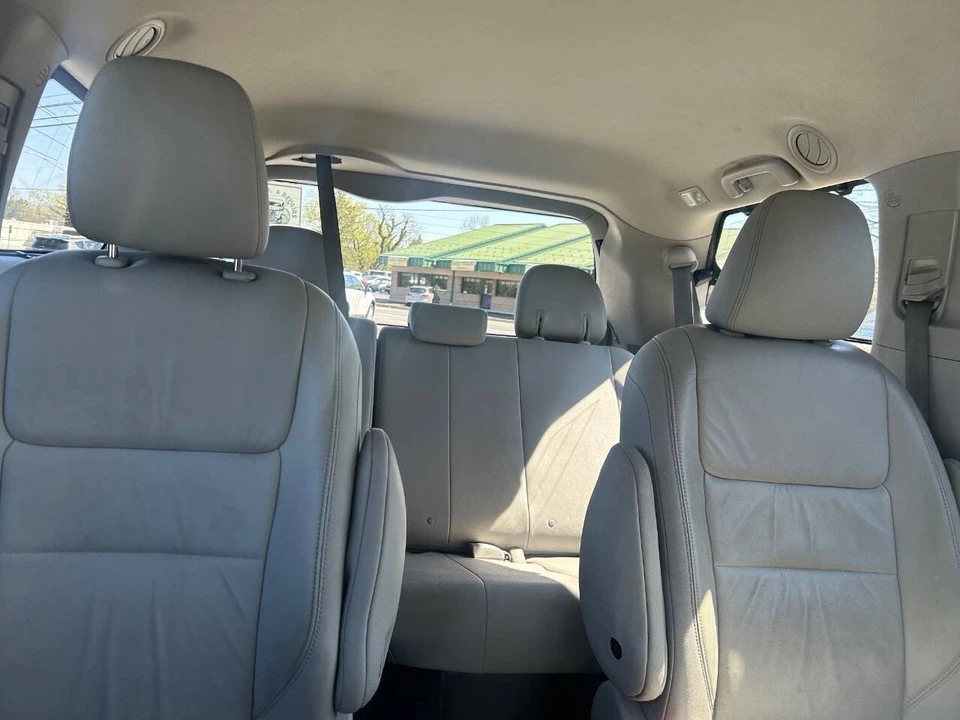 2016 Toyota Sienna 3rd Gen - Image 21 of 21