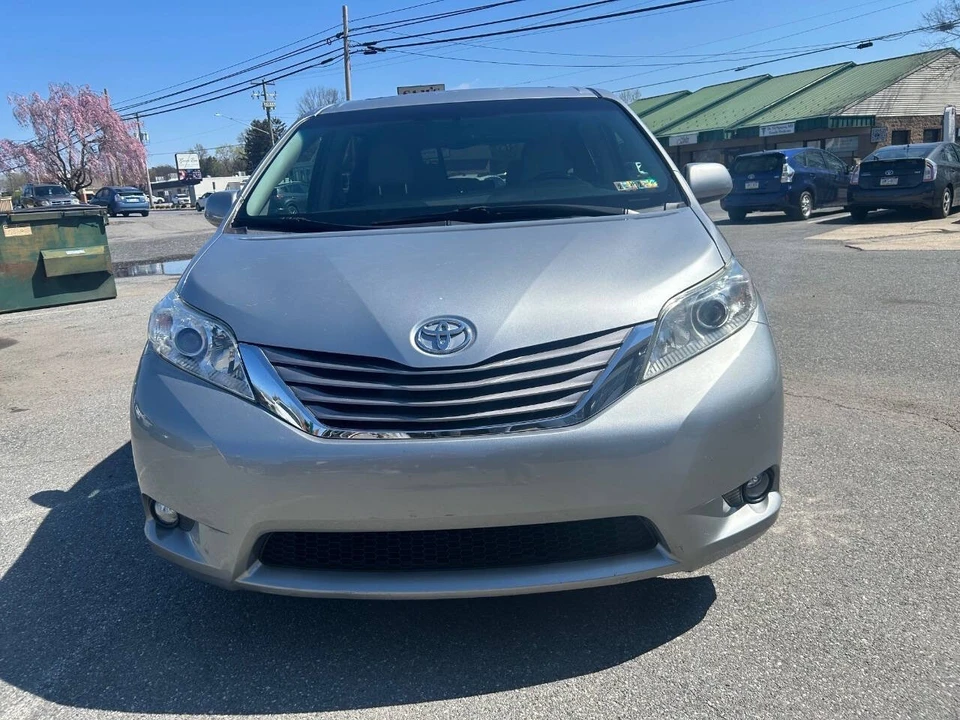 2016 Toyota Sienna 3rd Gen - Image 2 of 21