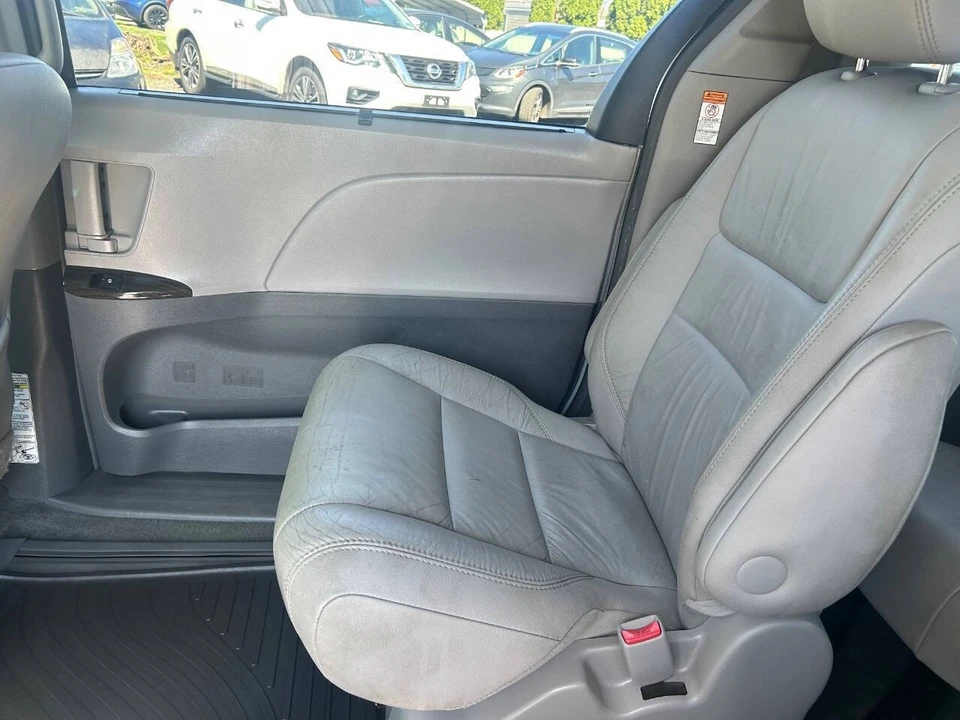 2016 Toyota Sienna 3rd Gen - Image 18 of 21