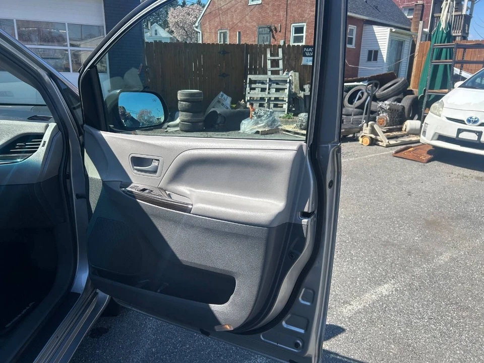 2016 Toyota Sienna 3rd Gen - Image 9 of 21