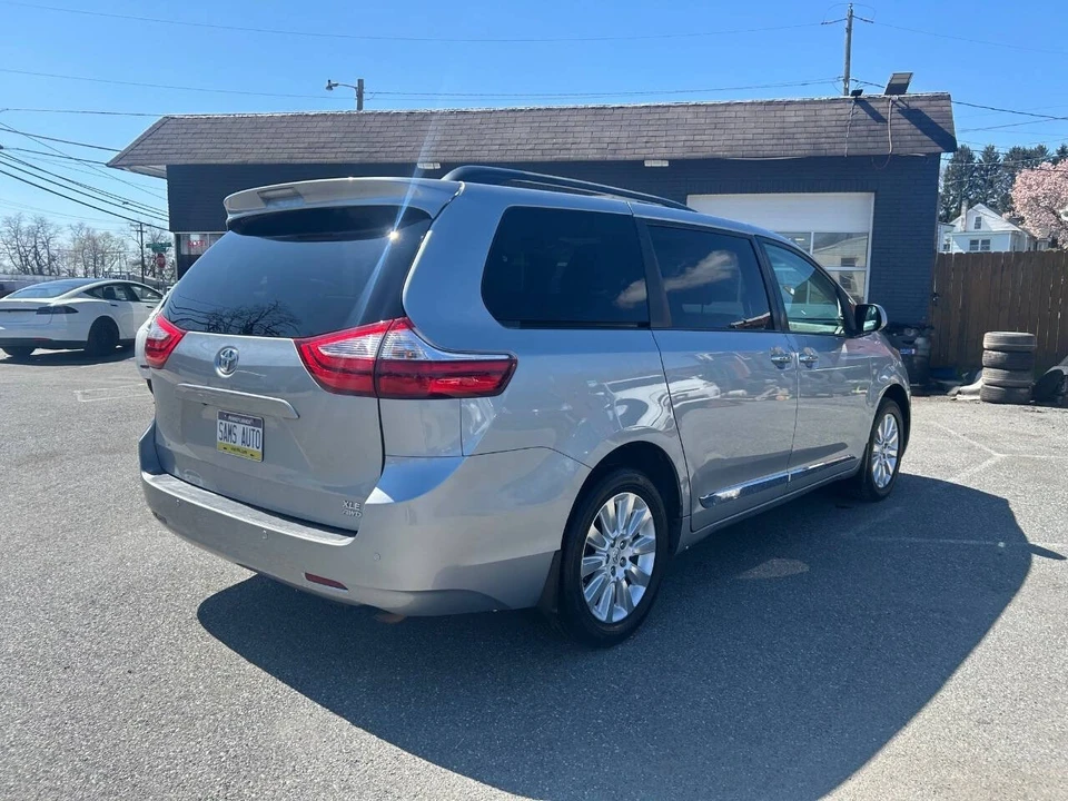 2016 Toyota Sienna 3rd Gen - Image 5 of 21