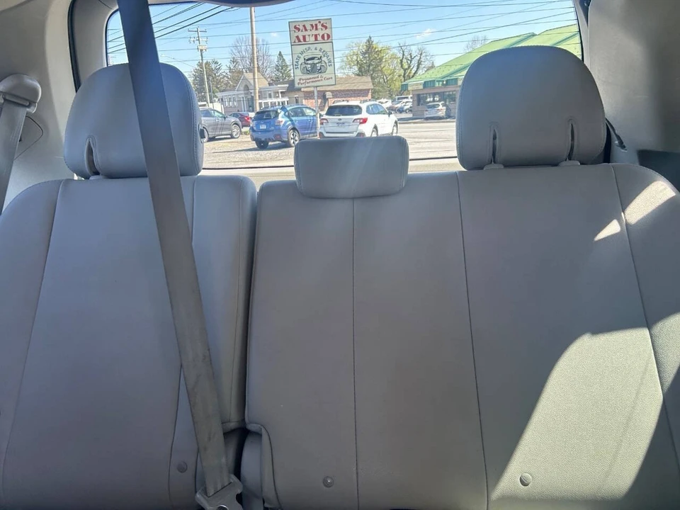 2016 Toyota Sienna 3rd Gen - Image 16 of 21