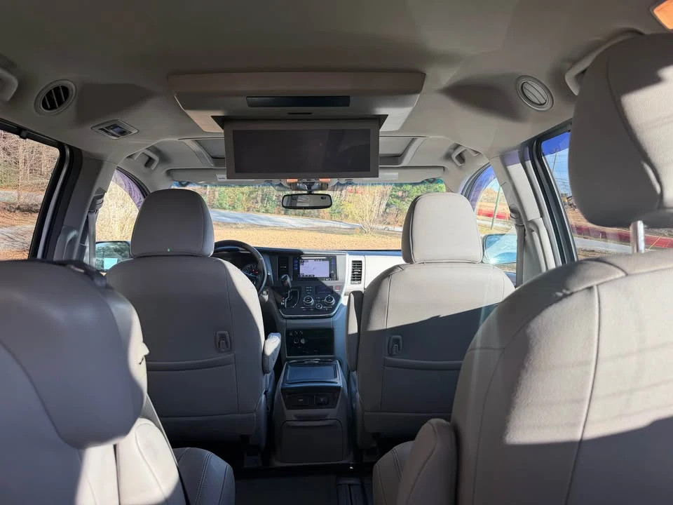 2016 Toyota Sienna 3rd Gen - Image 13 of 16