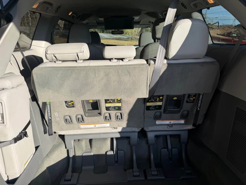 2016 Toyota Sienna 3rd Gen - Image 12 of 16