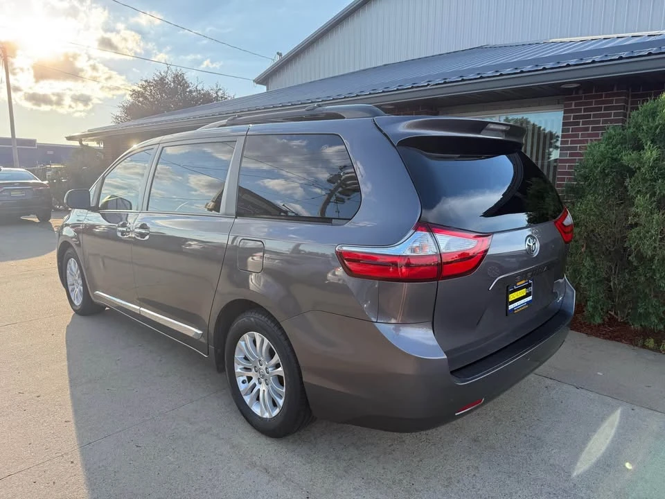 2016 Toyota Sienna 3rd Gen - Image 5 of 20