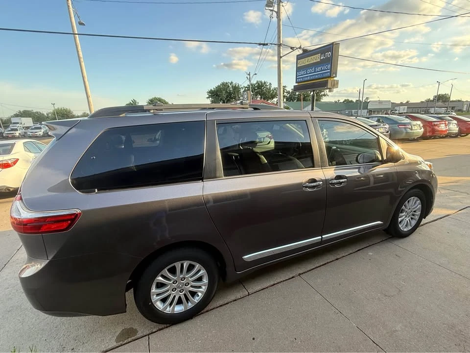 2016 Toyota Sienna 3rd Gen - Image 7 of 20