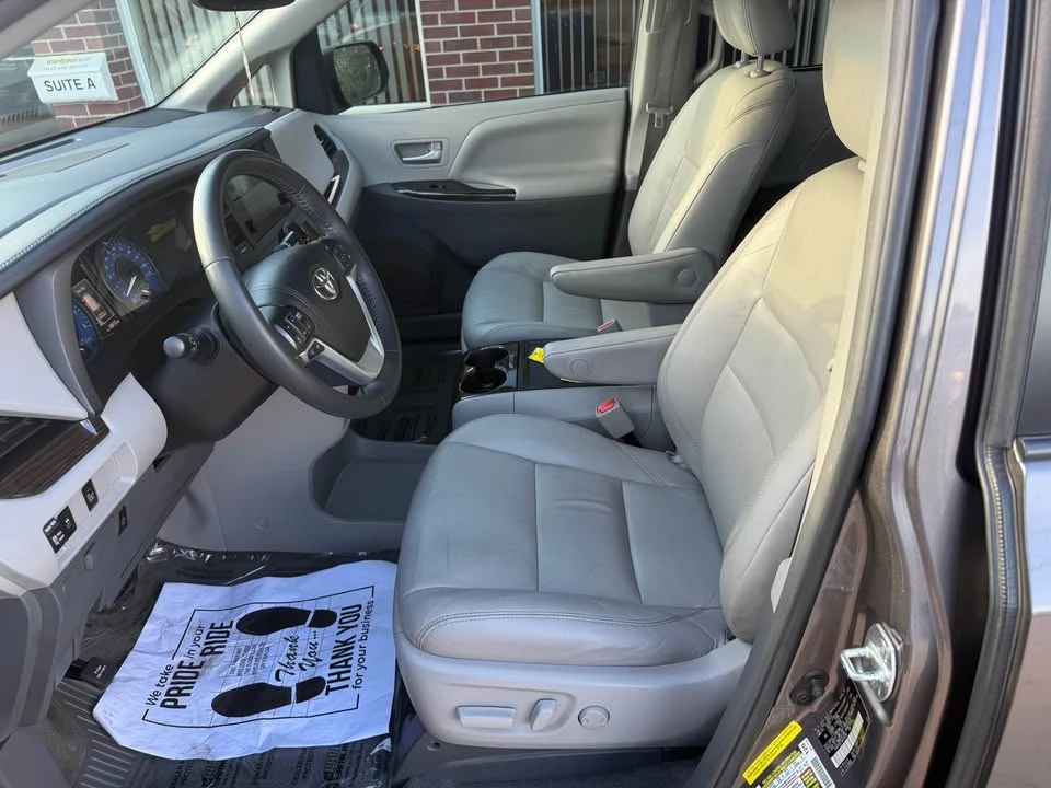 2016 Toyota Sienna 3rd Gen - Image 8 of 20
