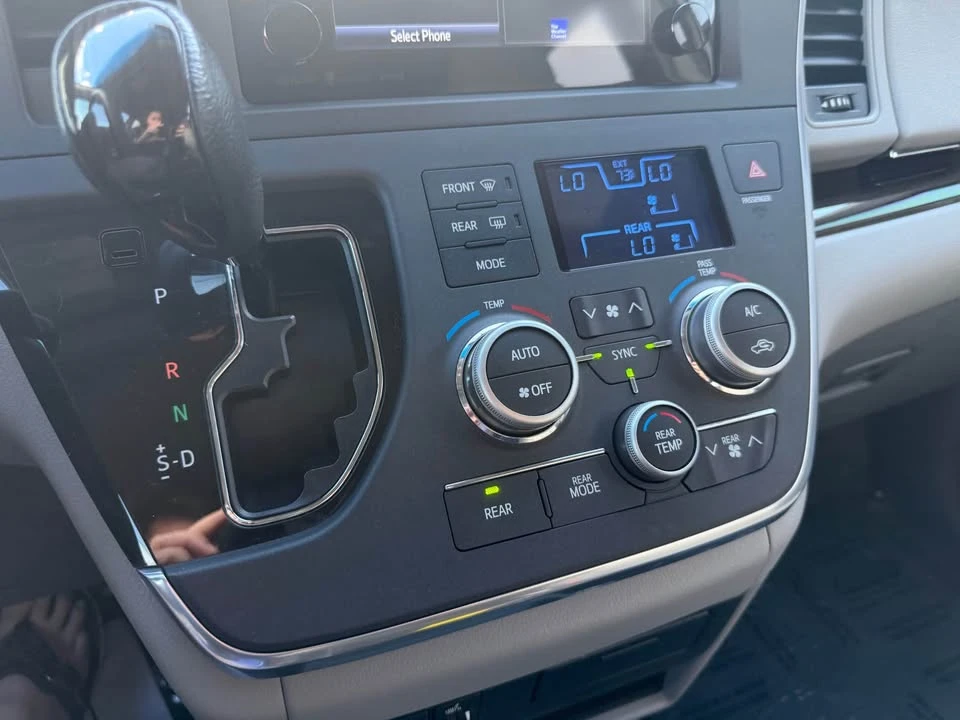 2016 Toyota Sienna 3rd Gen - Image 13 of 20
