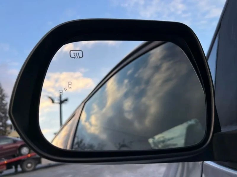 2016 Toyota Sienna 3rd Gen - Image 9 of 12