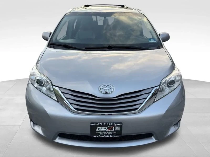 2016 Toyota Sienna 3rd Gen - Image 8 of 12