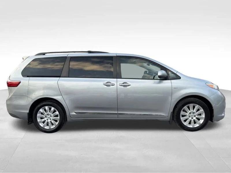 2016 Toyota Sienna 3rd Gen - Image 6 of 12