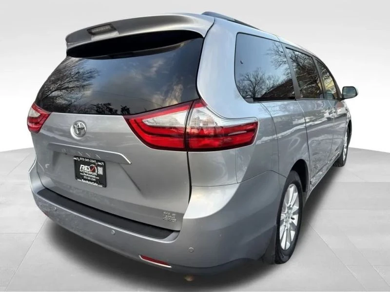 2016 Toyota Sienna 3rd Gen - Image 5 of 12