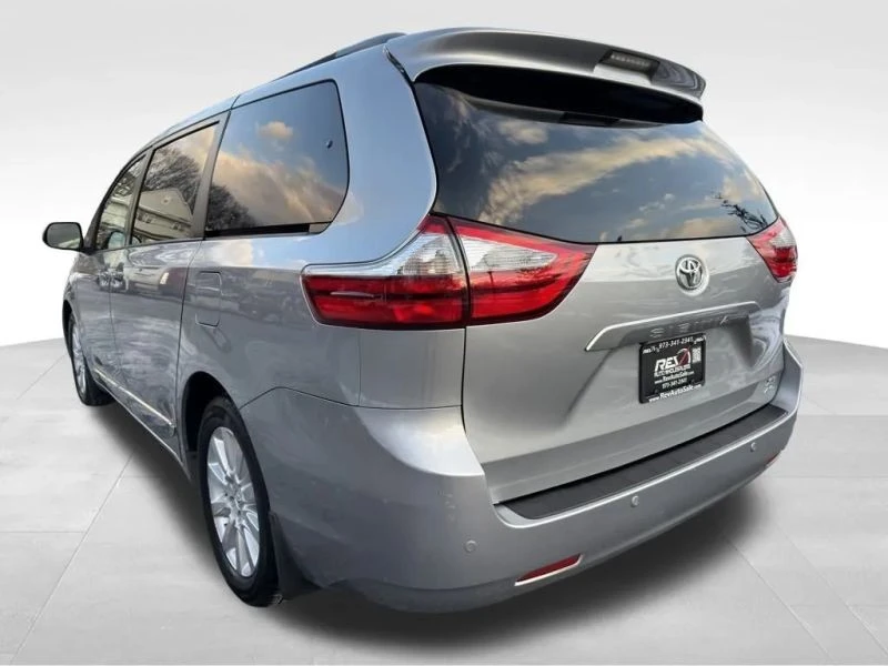 2016 Toyota Sienna 3rd Gen - Image 3 of 12