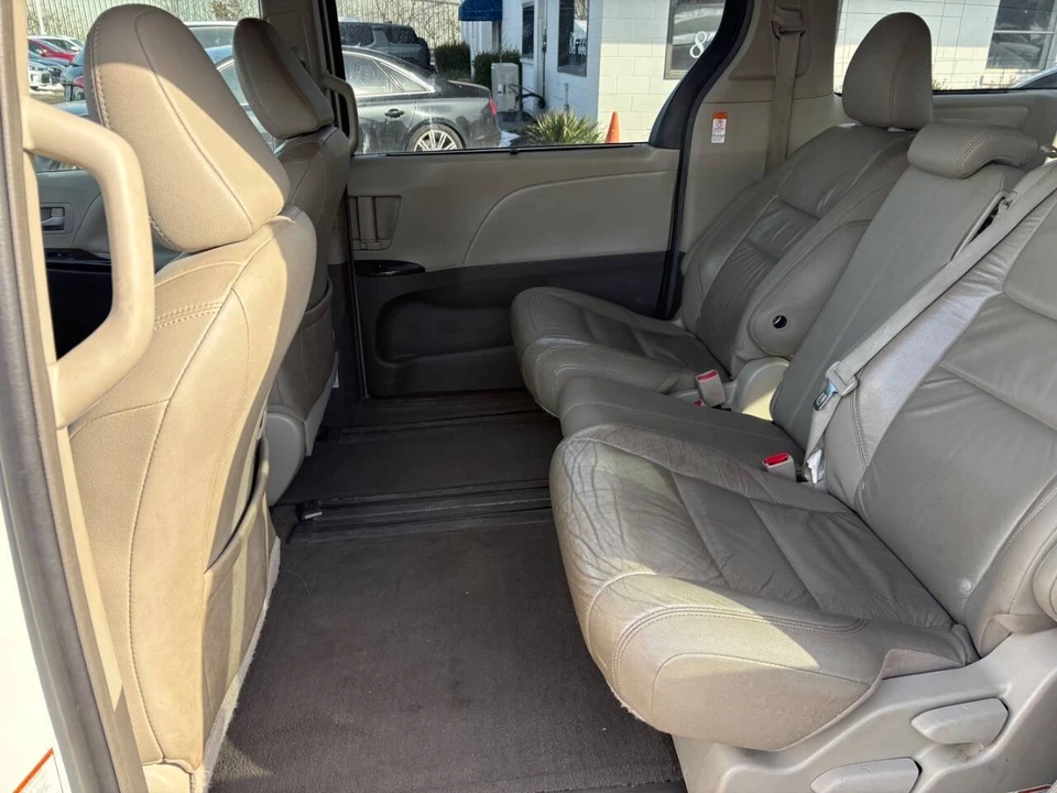 2016 Toyota Sienna 3rd Gen - Image 8 of 10