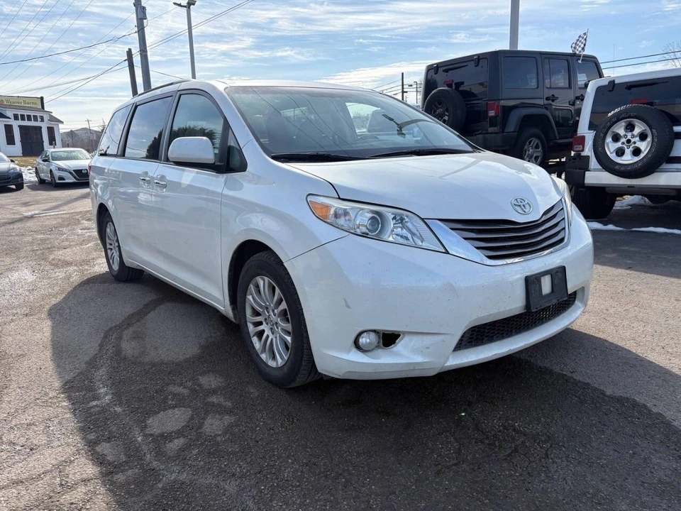 2016 Toyota Sienna 3rd Gen - Image 3 of 10
