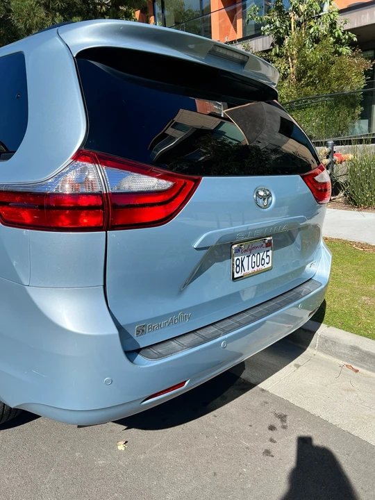 2016 Toyota Sienna 3rd Gen - Image 8 of 24