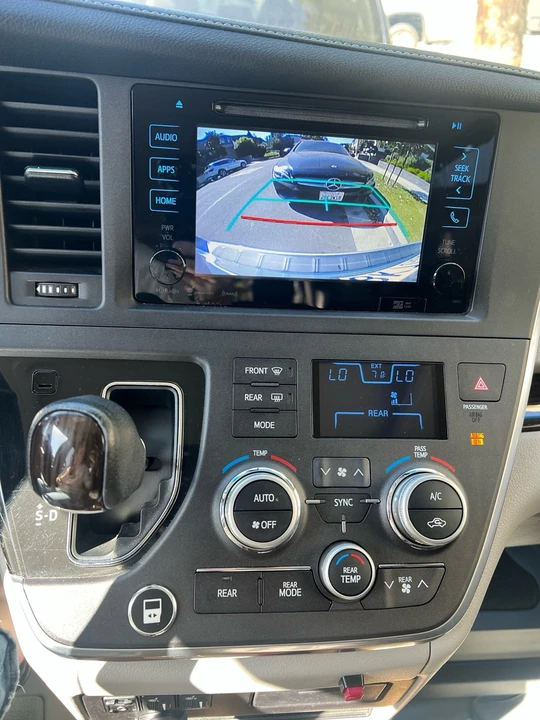 2016 Toyota Sienna 3rd Gen - Image 15 of 24