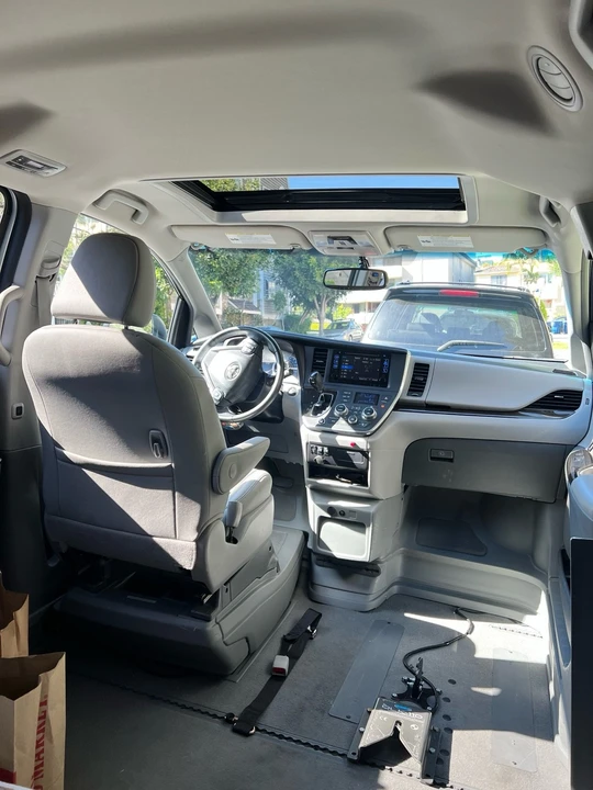 2016 Toyota Sienna 3rd Gen - Image 18 of 24