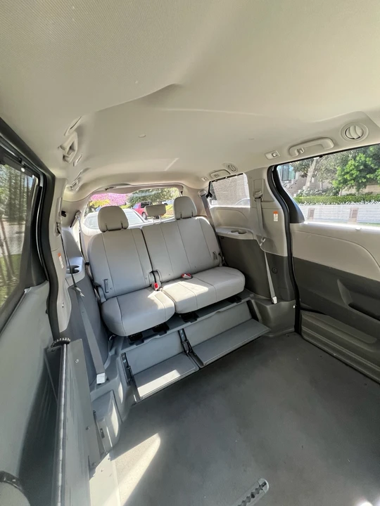 2016 Toyota Sienna 3rd Gen - Image 17 of 24
