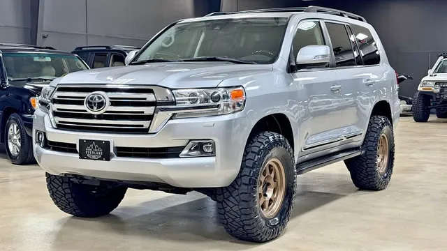 2016 Toyota Land Cruiser 200