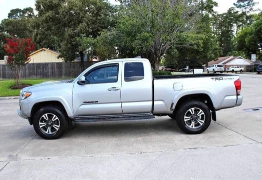 2016 Toyota Tacoma Access Cab TRD Off-Road Pickup 4D 6 ft