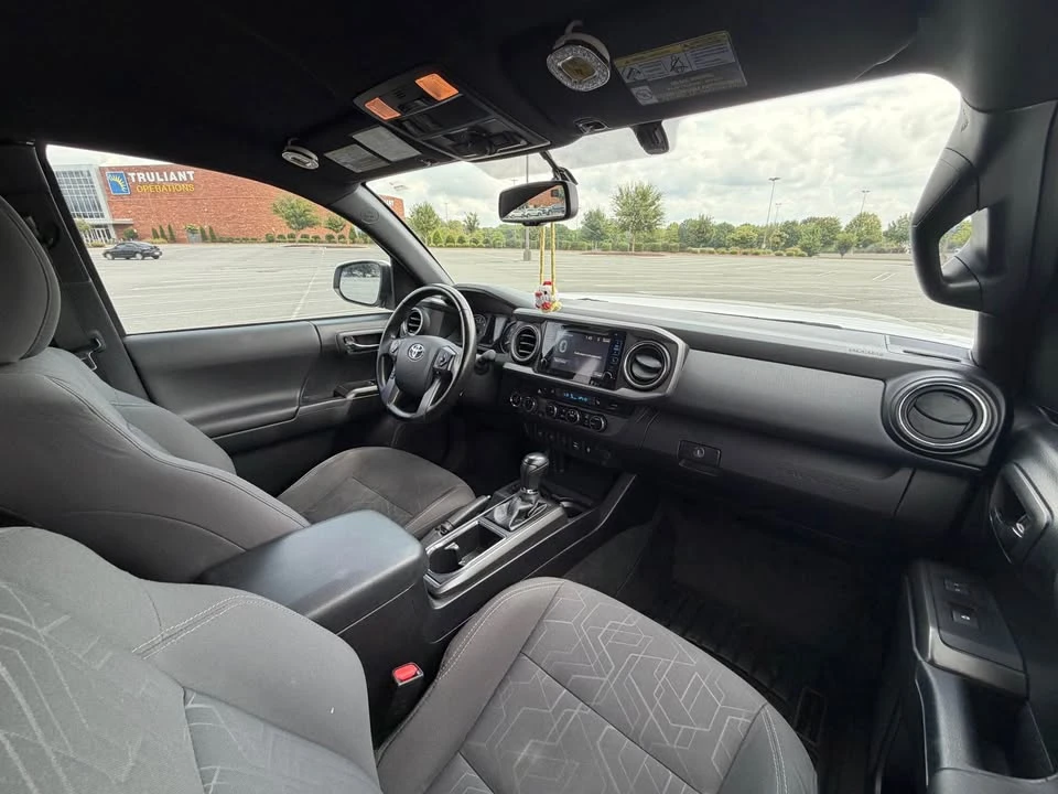 2016 Toyota Tacoma 3rd Gen - Image 14 of 15