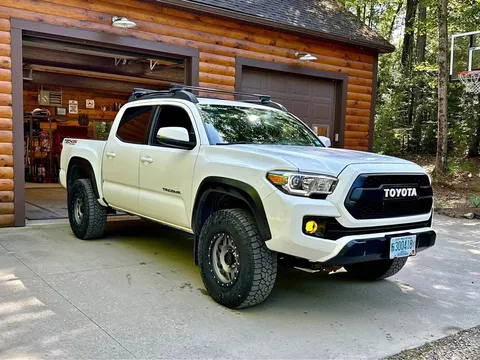 2016 Toyota Tacoma Double Cab TRD Off-Road Pickup 4D 5 ft