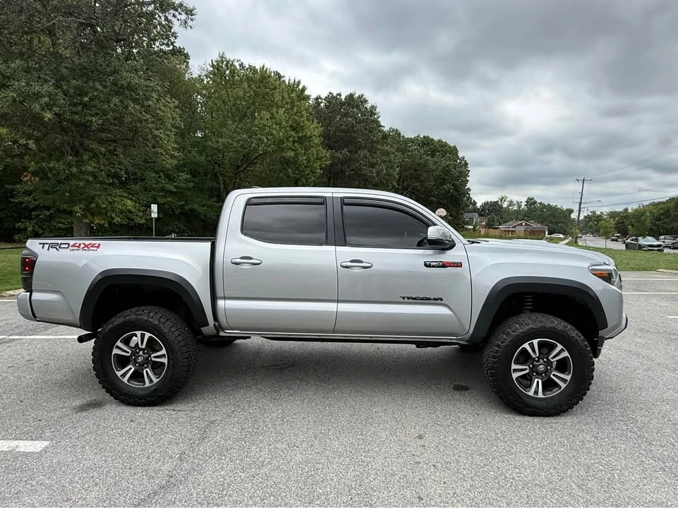2016 Toyota Tacoma 3rd Gen - Image 5 of 15