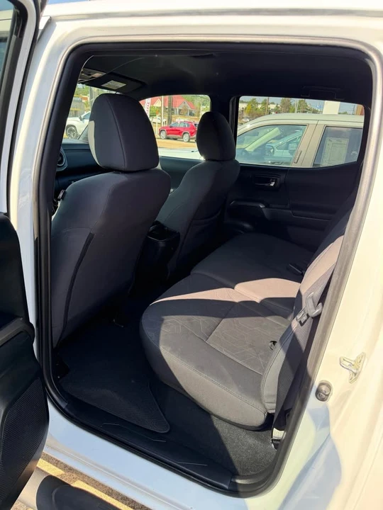 2016 Toyota Tacoma 3rd Gen - Image 8 of 12