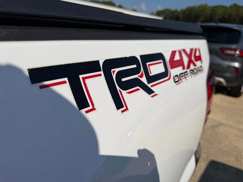 2016 Toyota Tacoma 3rd Gen - Image 9 of 12