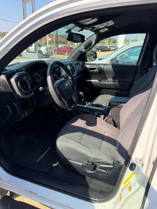 2016 Toyota Tacoma 3rd Gen - Image 7 of 12