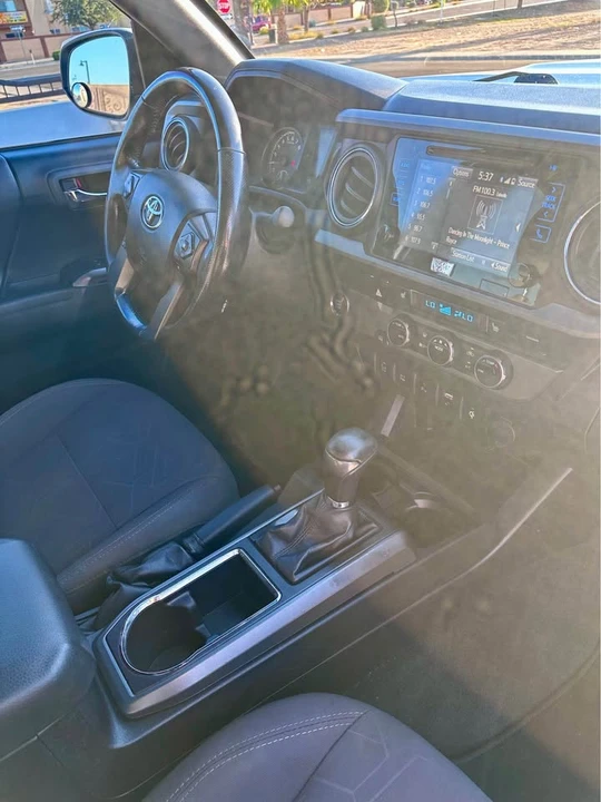 2016 Toyota Tacoma 3rd Gen - Image 4 of 8