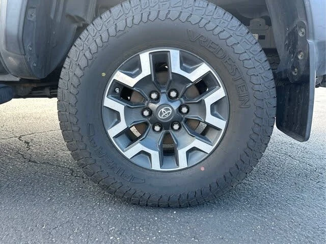 2016 Toyota Tacoma 3rd Gen - Image 17 of 19